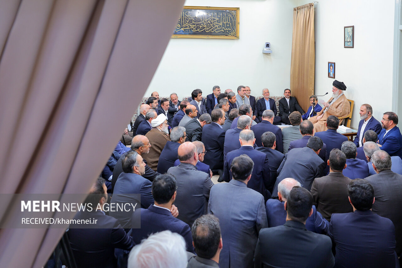 دیدار وزیر کشور و استانداران با رهبر انقلاب