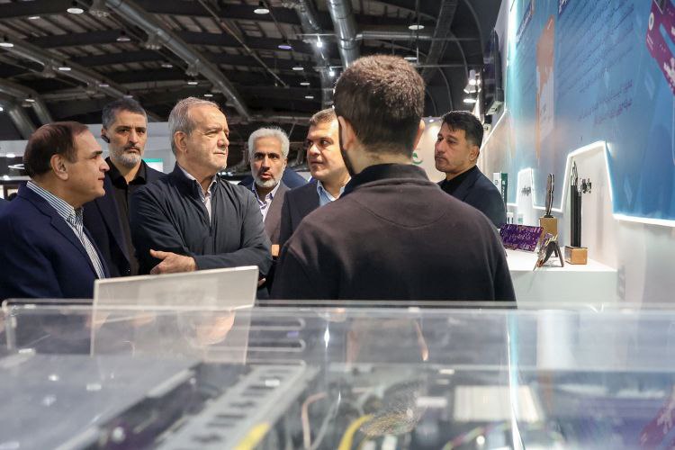 بازدید پزشکیان نانو