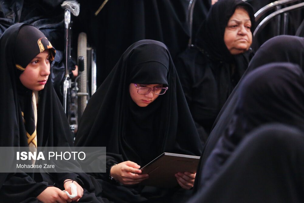 مراسم وداع با شهدای مرزبانی و دفاع مقدس در حرم مطهر رضوی