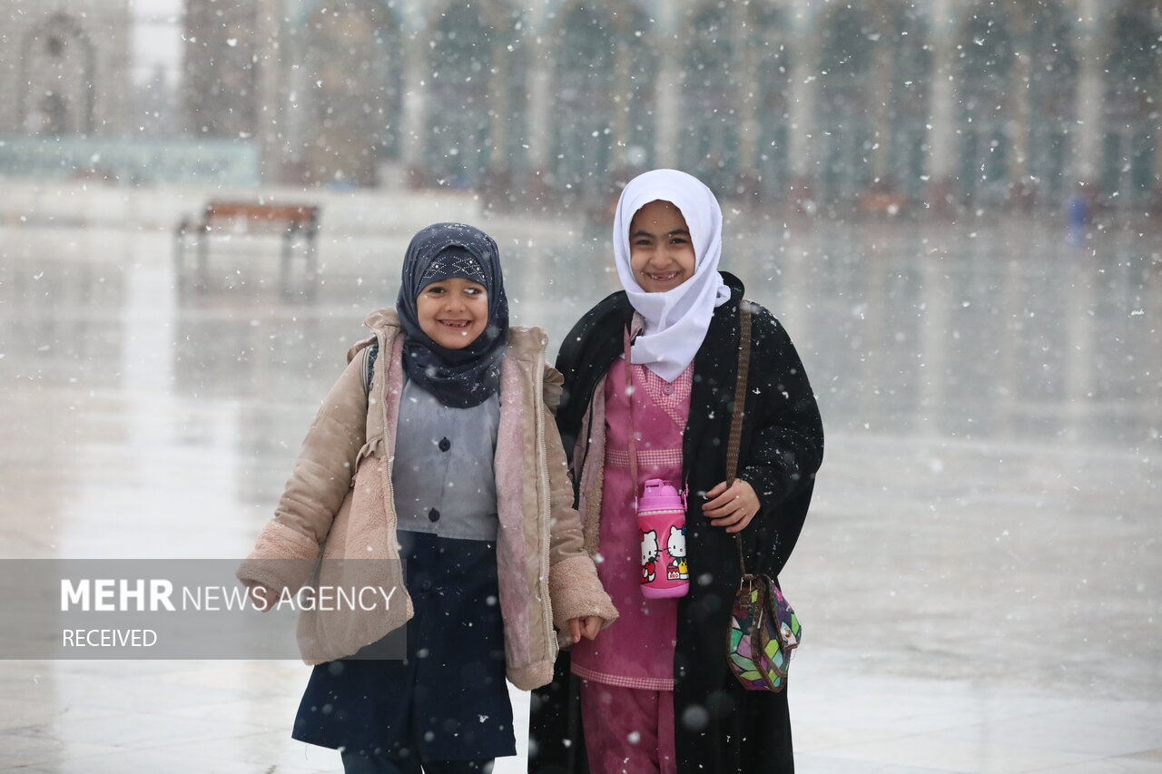 حال و هوای برفی آستان مقدس جمکران