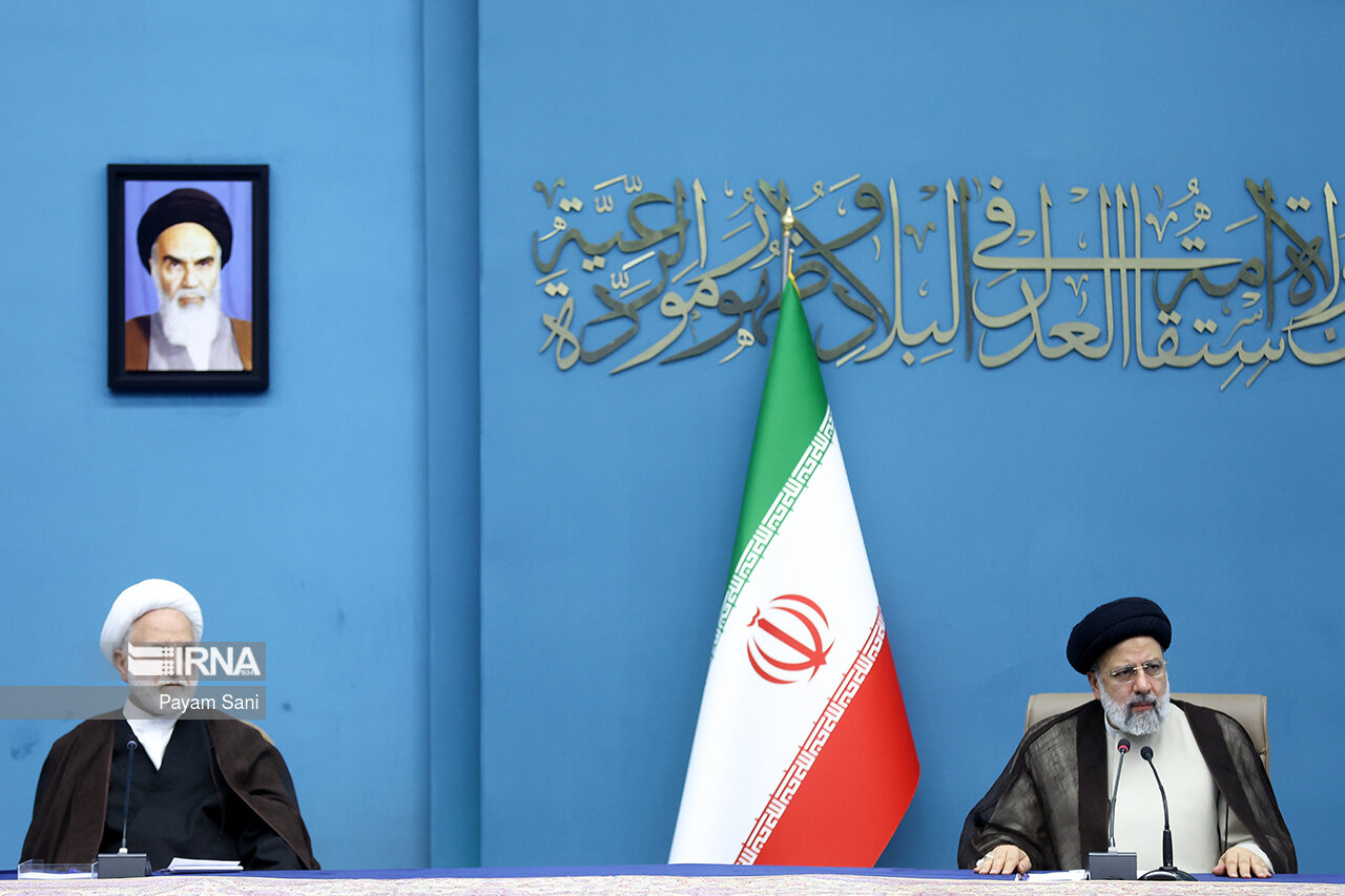 جلسه شورای عالی انقلاب فرهنگی