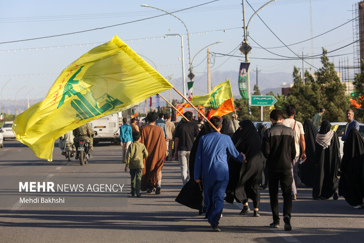 راهپیمایی «انا علی العهد» در طریق المهدی قم