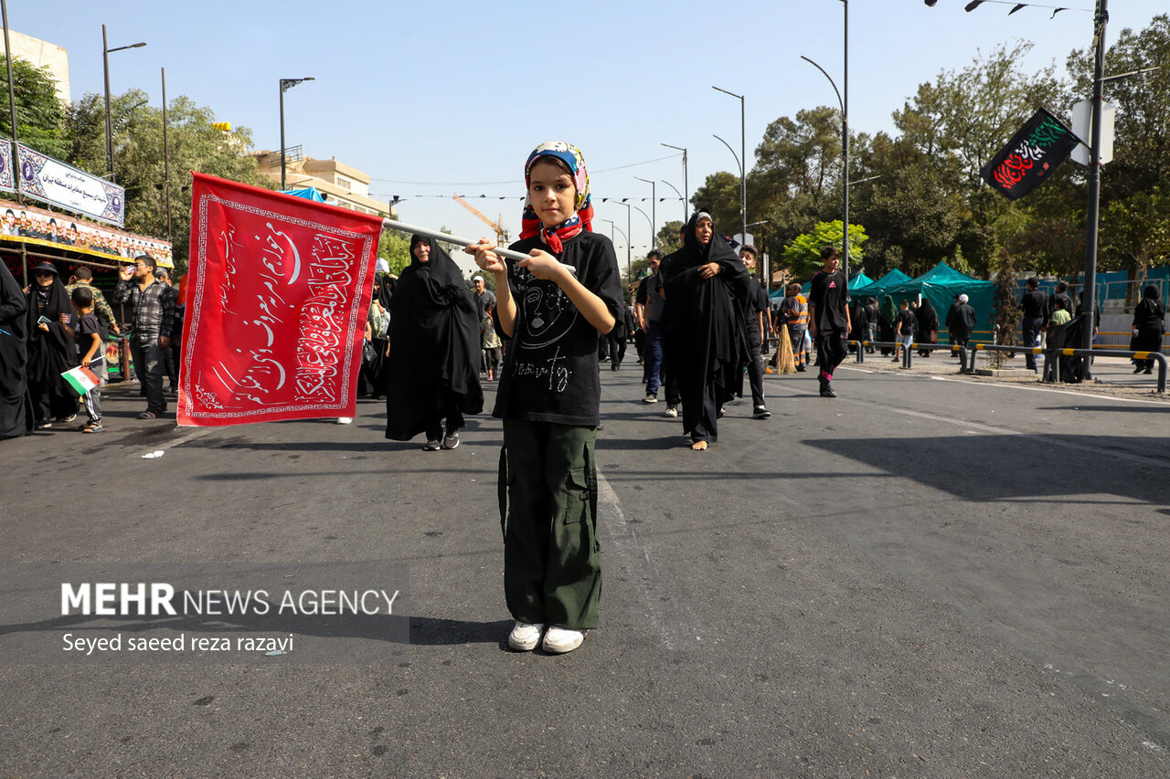  مراسم پیاده‌روی جاماندگان اربعین