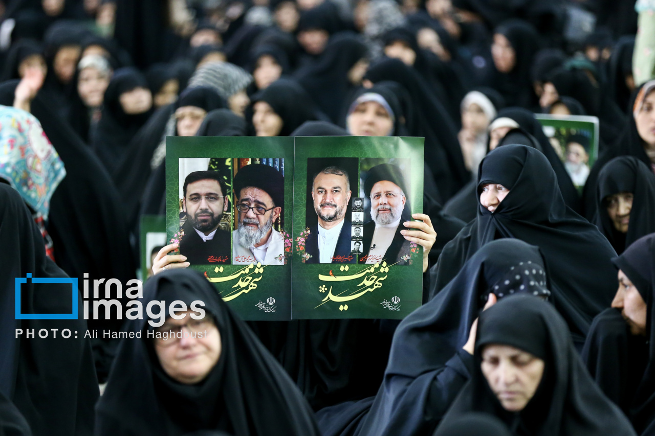 مراسم سالگرد شهدای خدمت در مصلای تبریز 