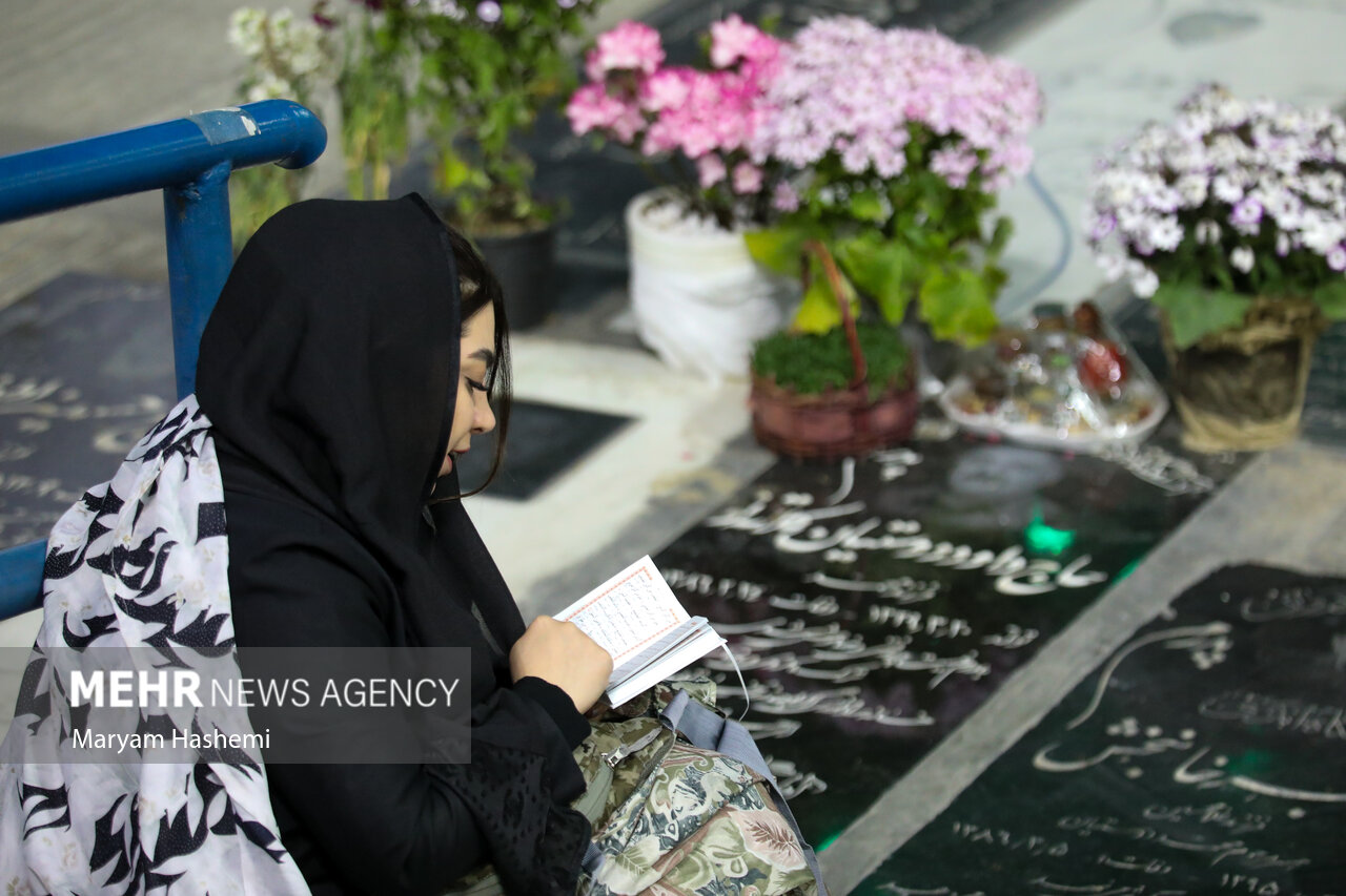 احیای شب نوزدهم ماه رمضان در باغ فیض تهران
