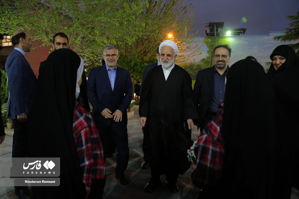 افطار محسنی اژه‌ای با ایتام