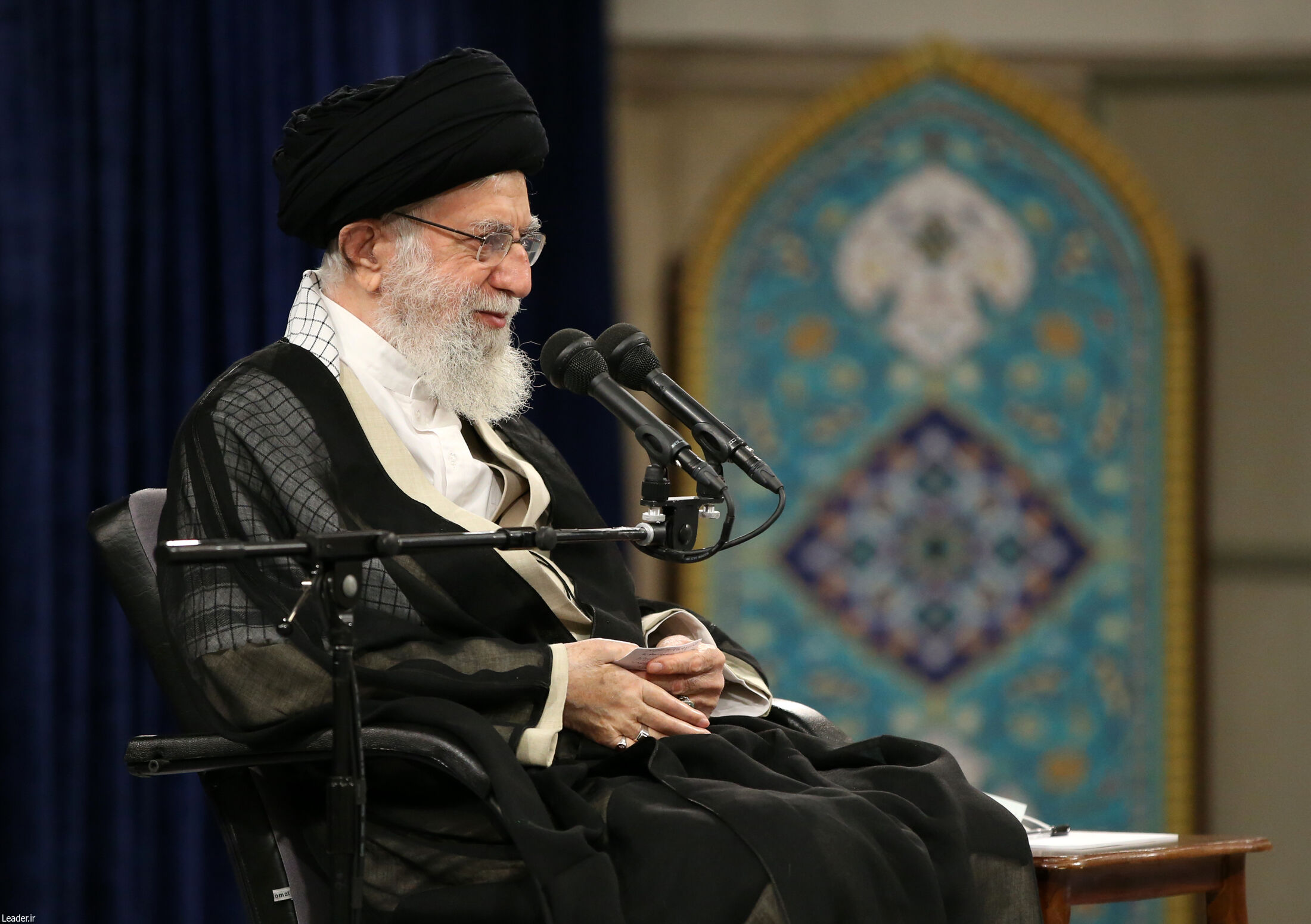 دیدار دست‌اندرکاران کنگره شهدای عشایر با رهبر انقلاب