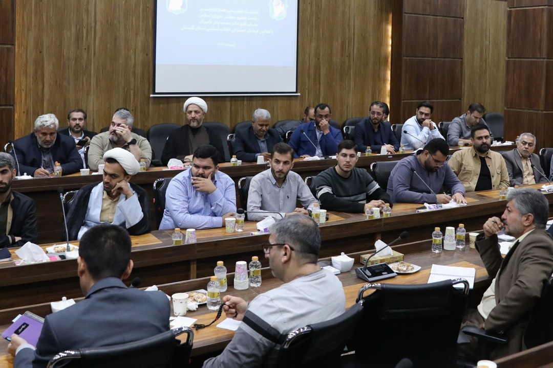 نشست صمیمانه فعالان فرهنگی و اجتماعی استان گلستان با قالیباف
