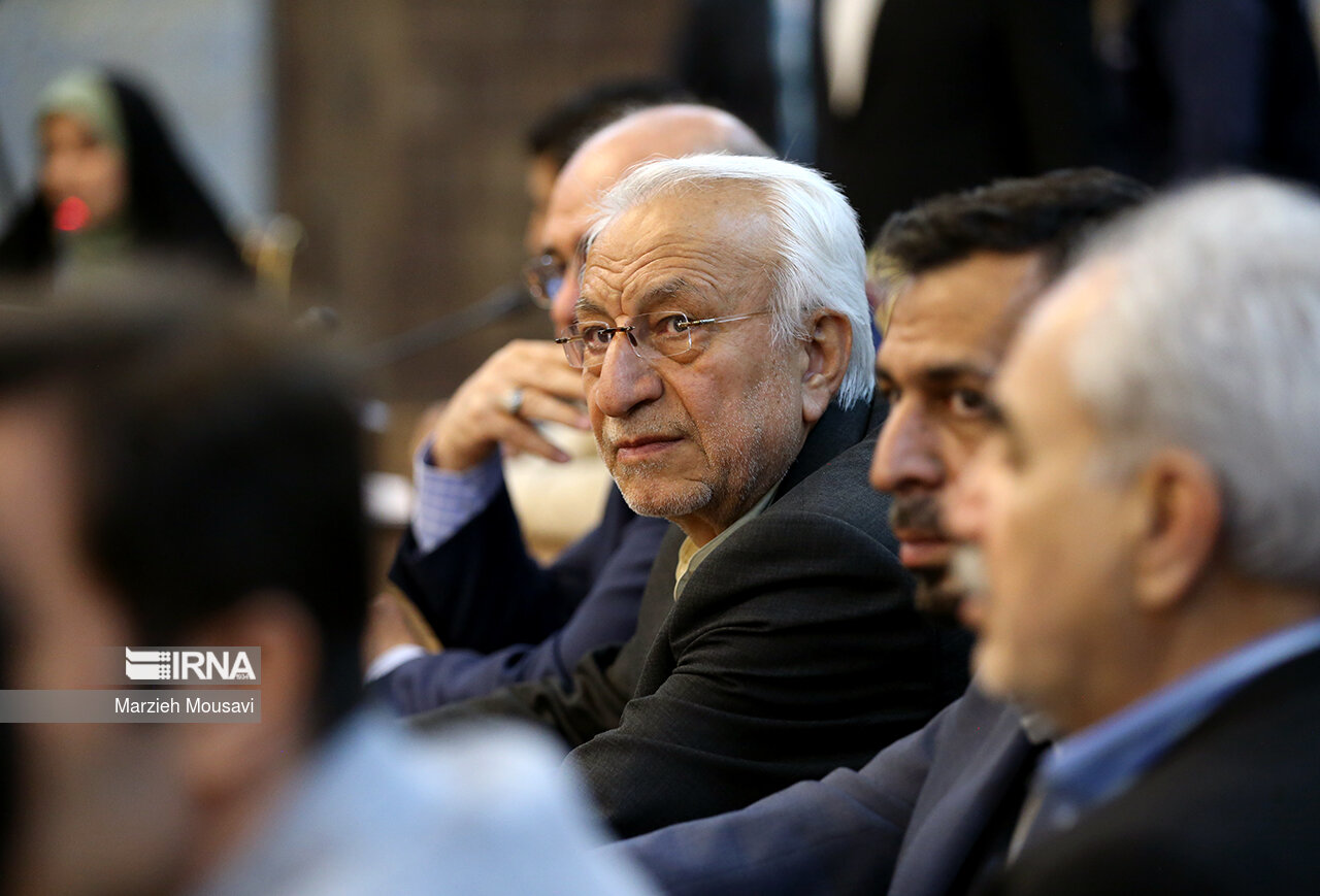 دیدار جمعی از خیرین با رئیس جمهور