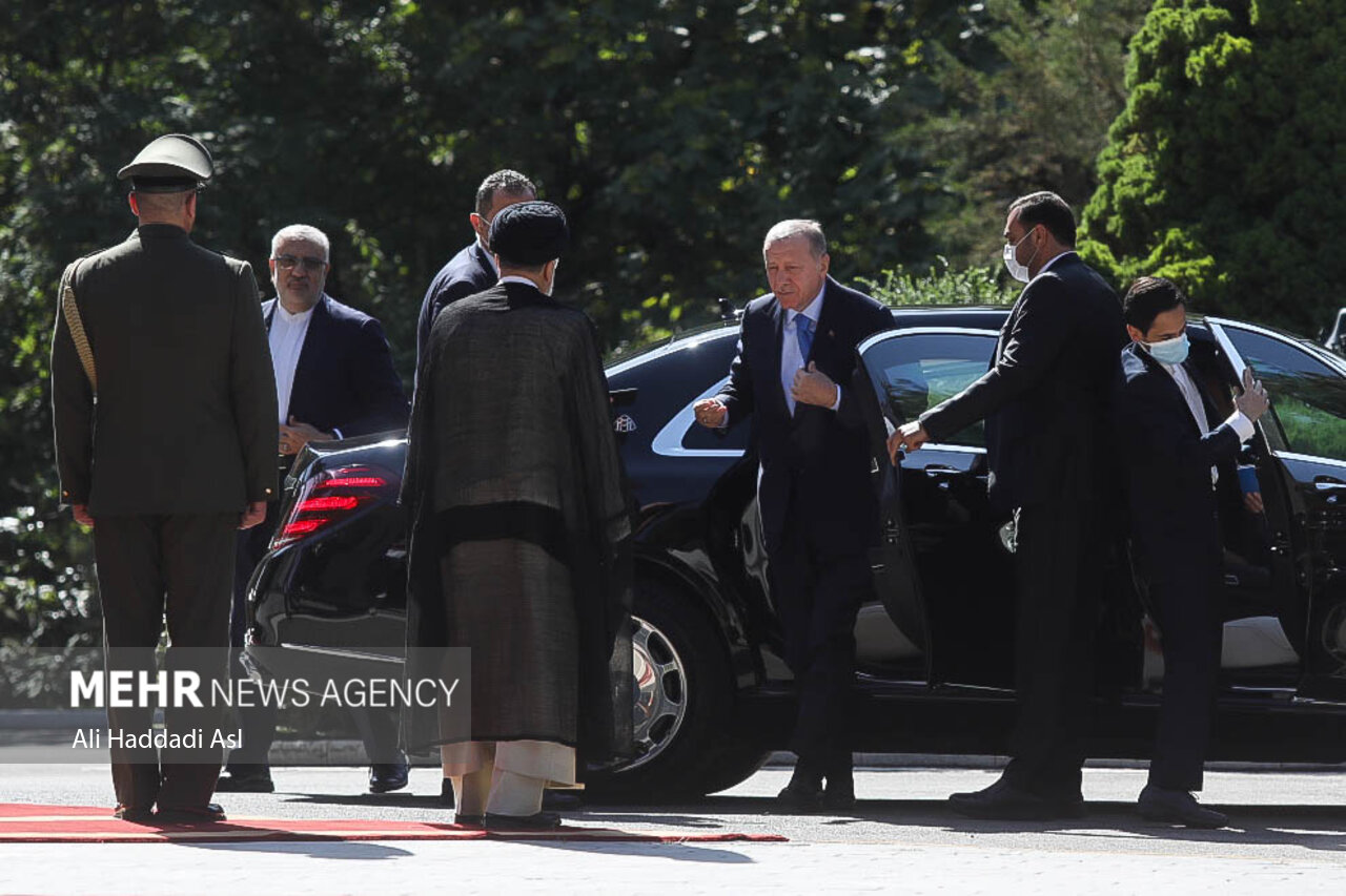 مراسم استقبال رسمی رئیسی از اردوغان 