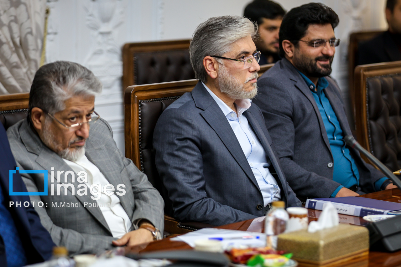 جلسه شورای عالی انقلاب فرهنگی