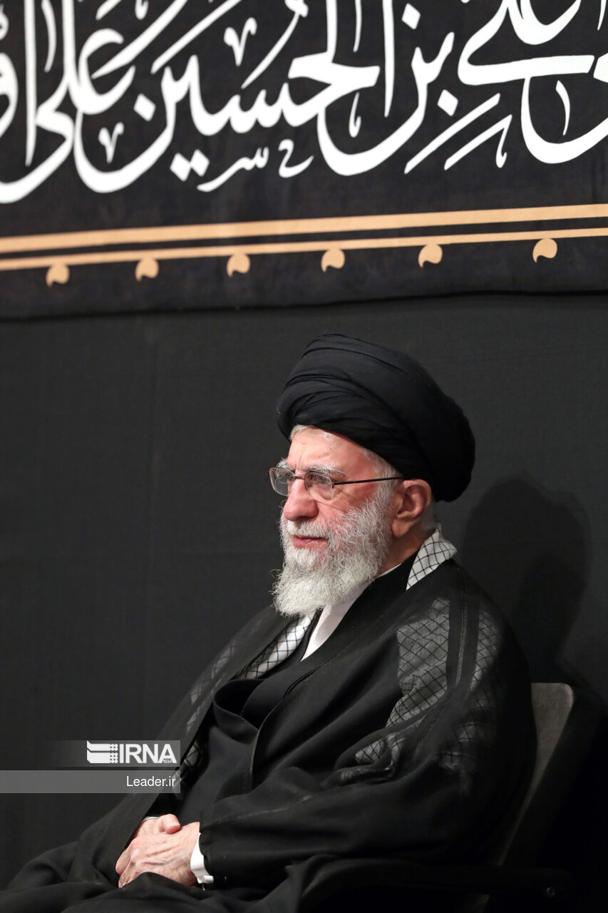 عزادای شب عاشورا با حضور رهبر انقلاب