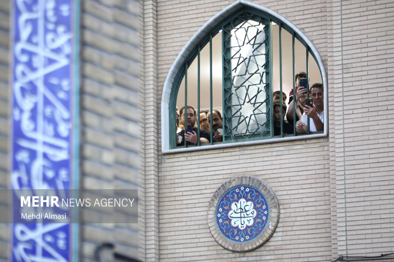 آیین تعویض پرچم حسینیه اعظم زنجان