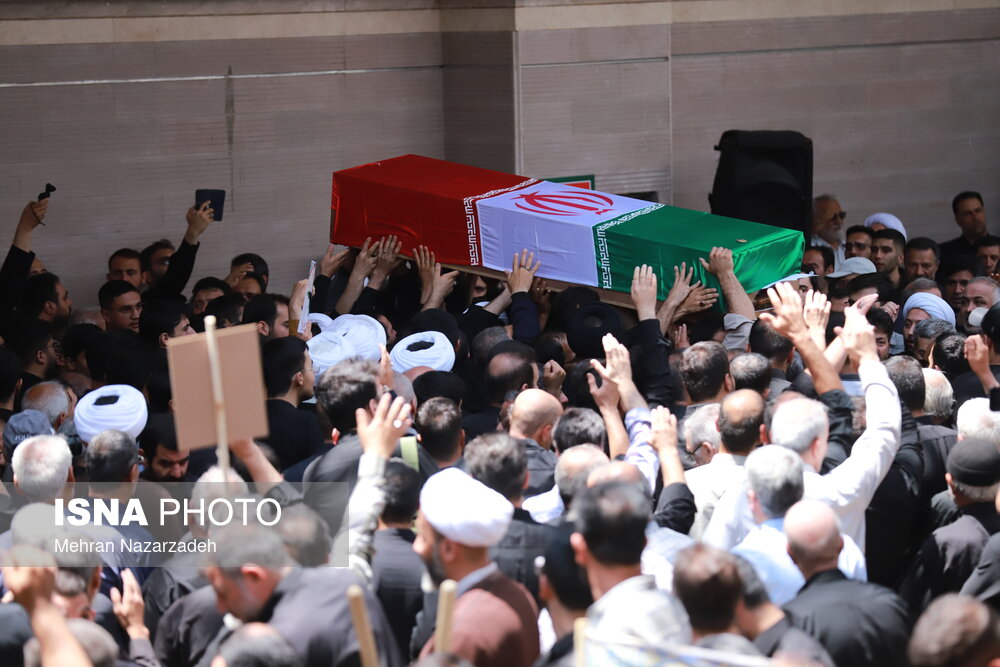 تشییع پیکر مطهر دو شهید تجاوز رژیم صهیونیستی در تبریز