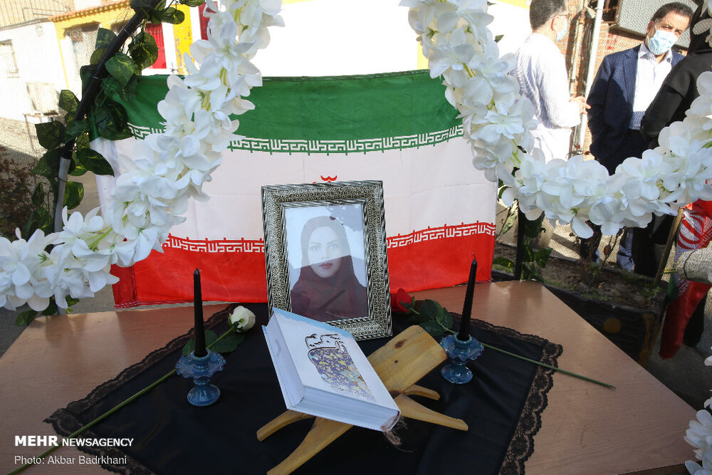 مراسم تشییع بانوی شهید مدافع سلامت