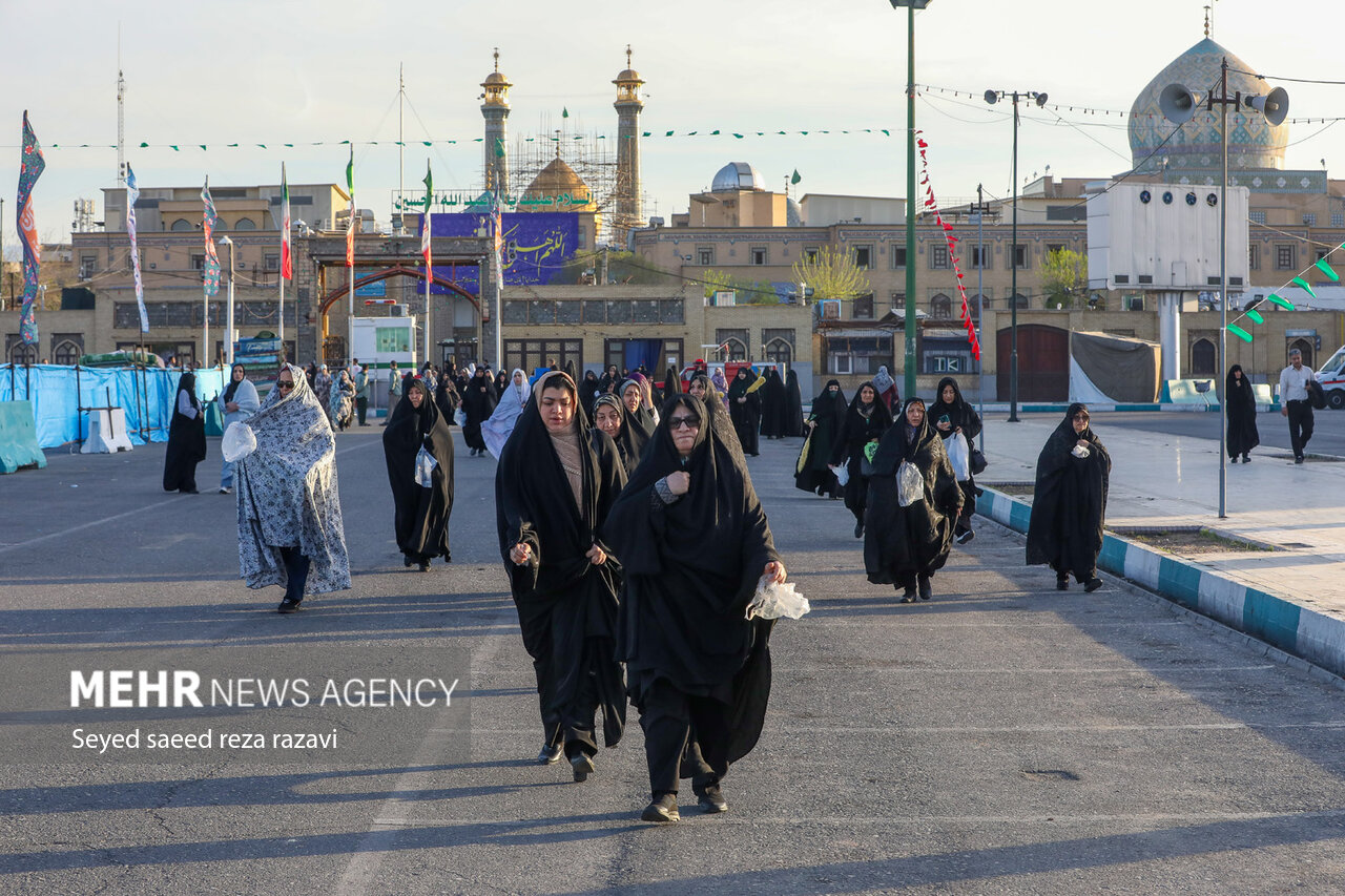 نماز عید سعید فطر در حرم حضرت عبدالعظیم حسنی (ع)