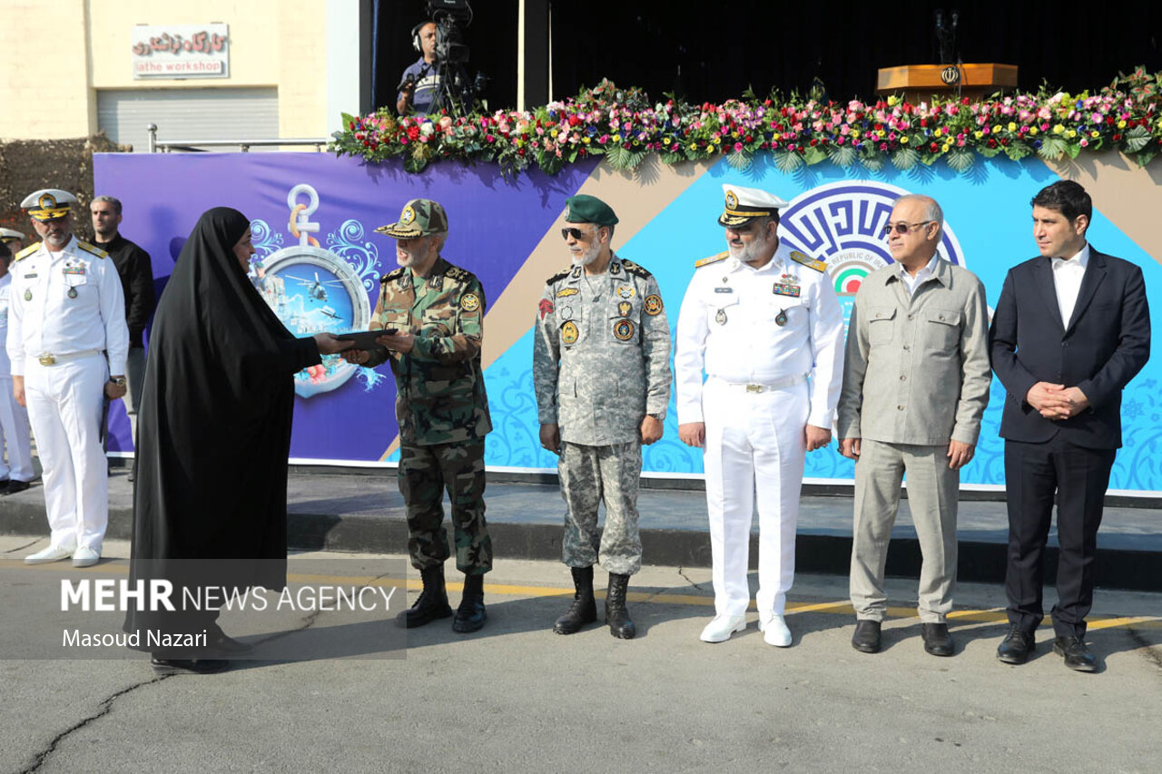 الحاق پایگاه شناوری «کردستان» و ناوشکن «سهند»