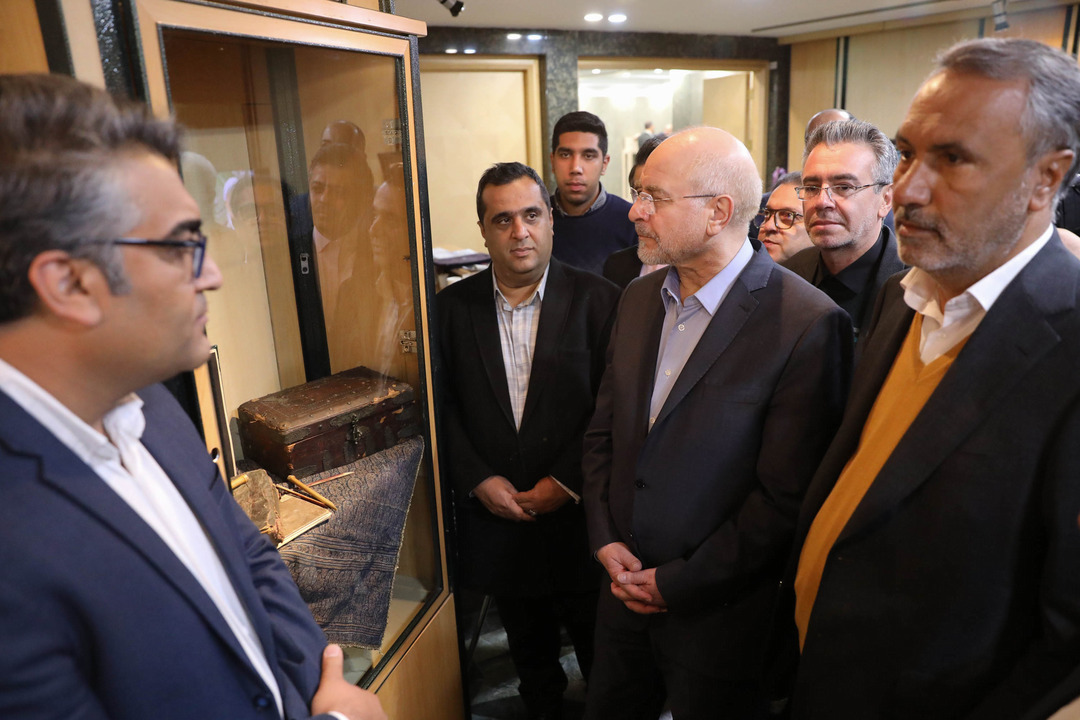 افتتاح نمایشگاه شکوه سرافرازی توسط دکتر قالیباف