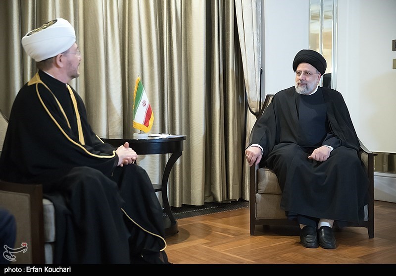 دیدار رئیسی با رئیس شورای مفتیان روسیه 