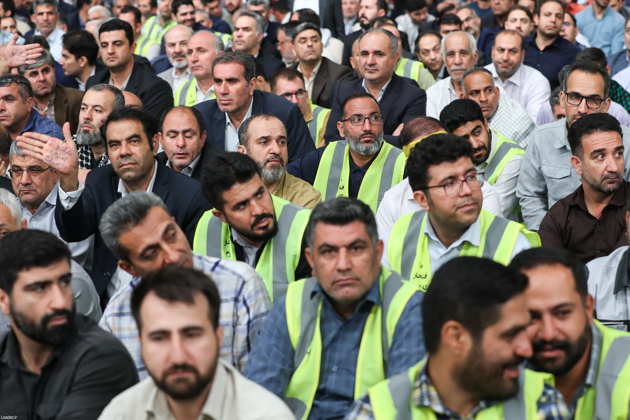 تصاویری از دیدار هزاران نفر از کارگران با رهبر انقلاب