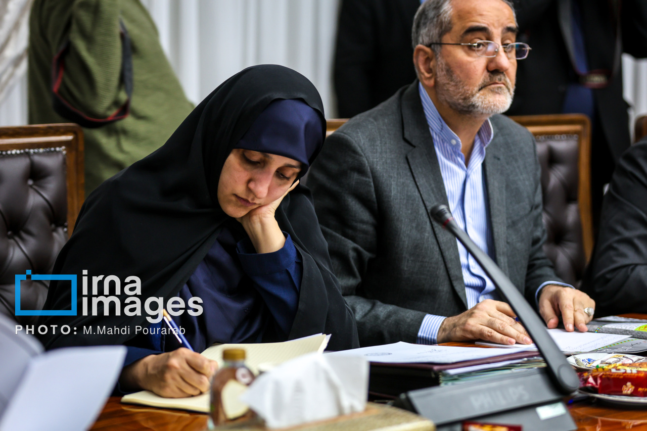 جلسه شورای عالی انقلاب فرهنگی