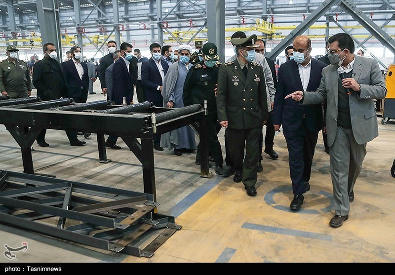 بازدید وزرای دفاع و راه  از کارخانه ساختمان سازی وزارت دفاع 