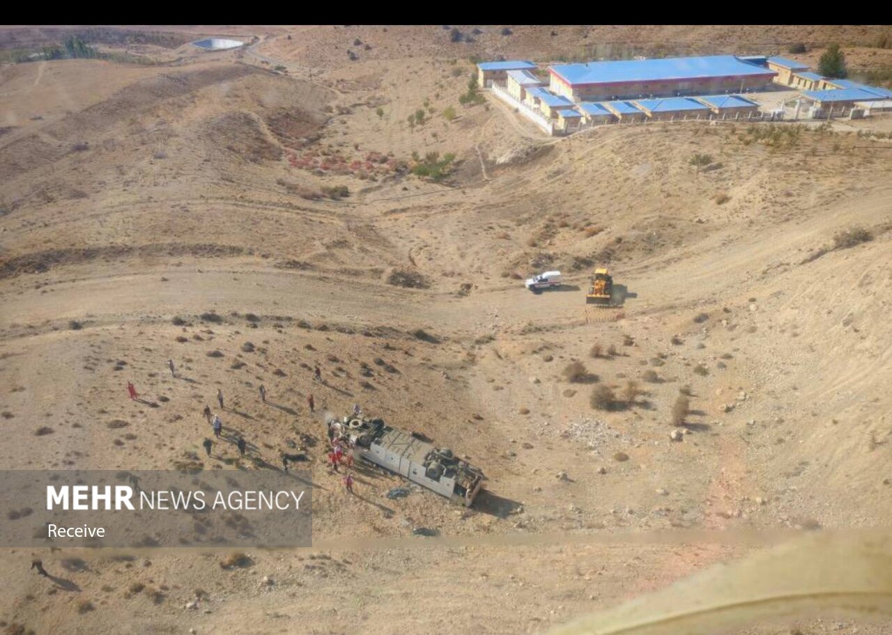 تصاویری از محل حادثه واژگونی اتوبوس در فیروزکوه