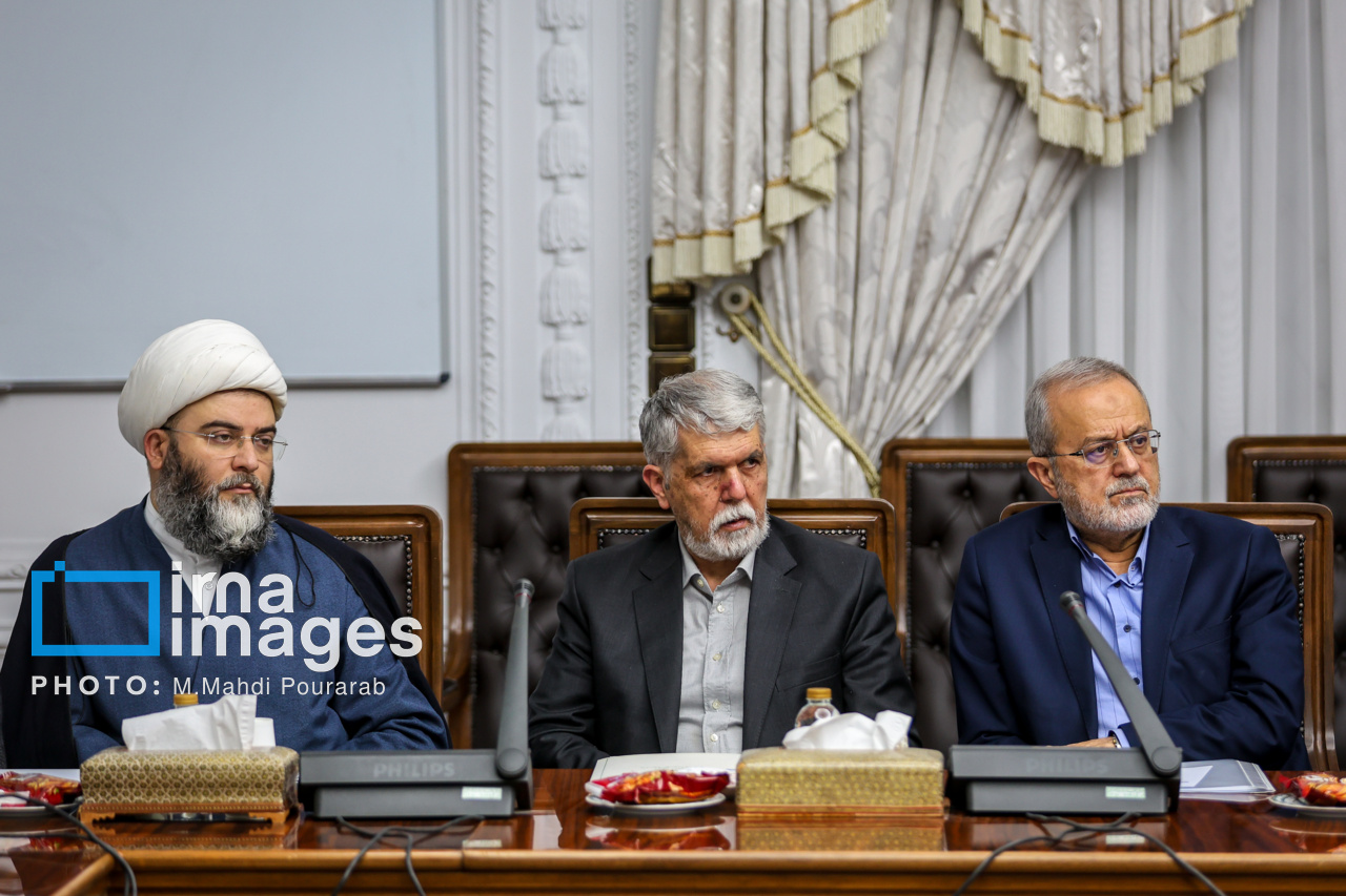 جلسه شورای عالی انقلاب فرهنگی