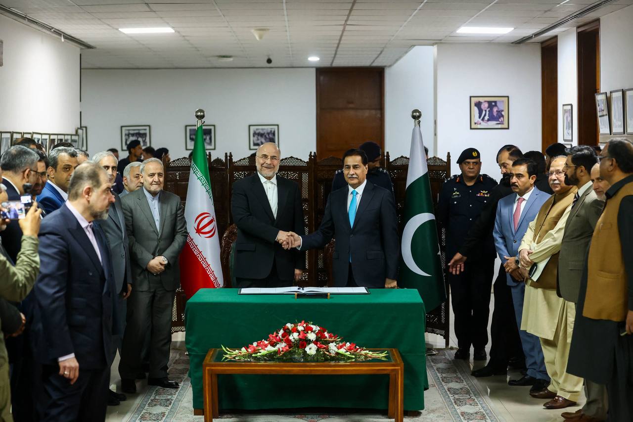  دیدار دو جانبه محمدباقر قالیباف و ایاز صادق 