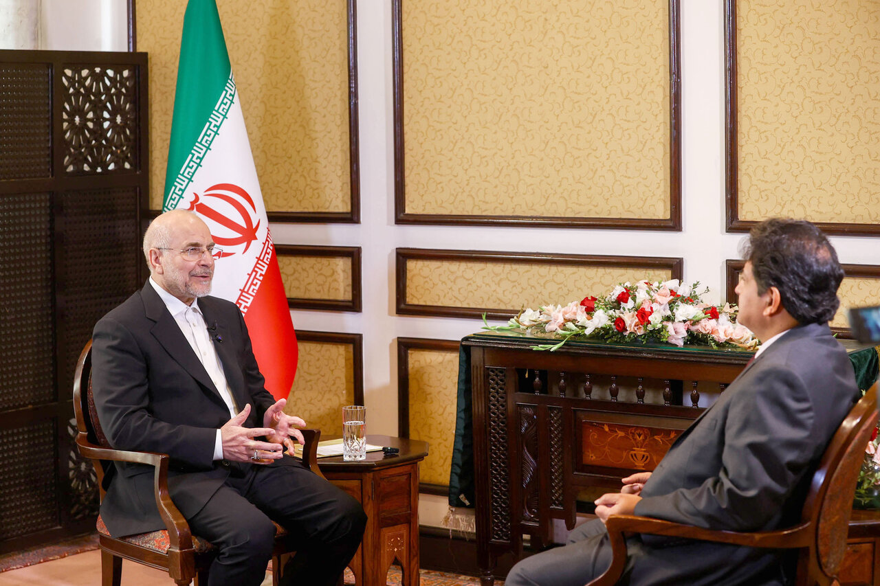 مصاحبه حامد میر مجری و روزنامه‌نگار سرشناس پاکستانی با قالیباف 