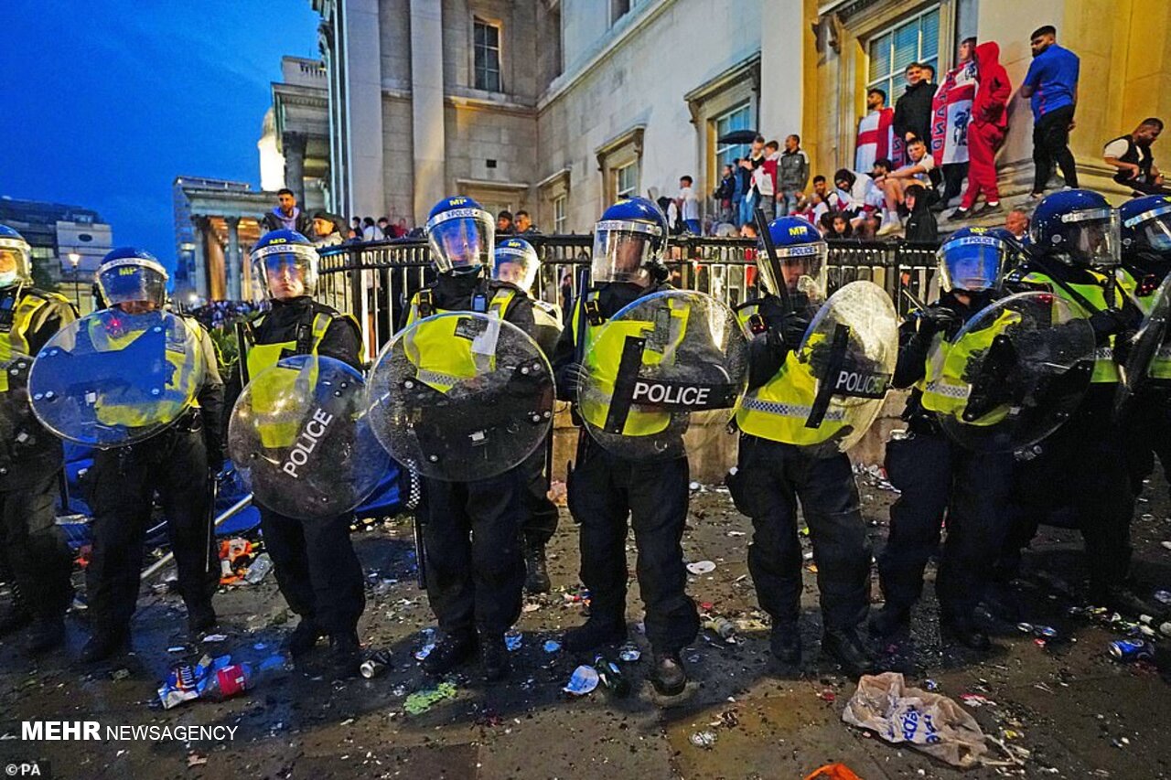 آشوب و درگیری هوادان فوتبال در لندن