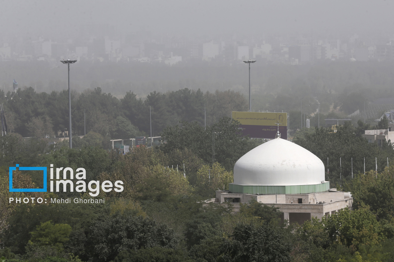 گرد و غبار در آسمان مشهد