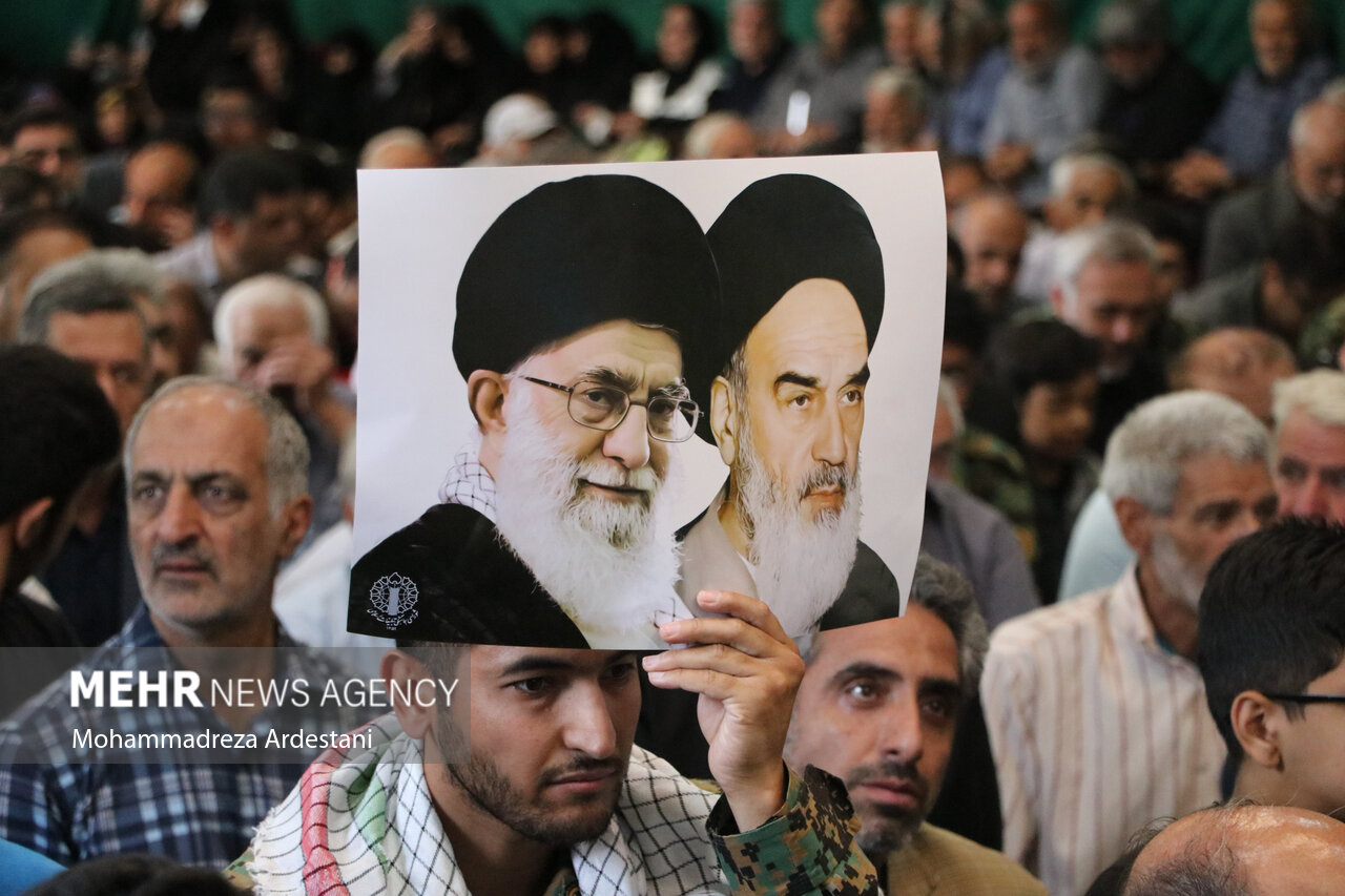 راهپیمایی مردم ورامین در سالروز قیام ۱۵ خرداد