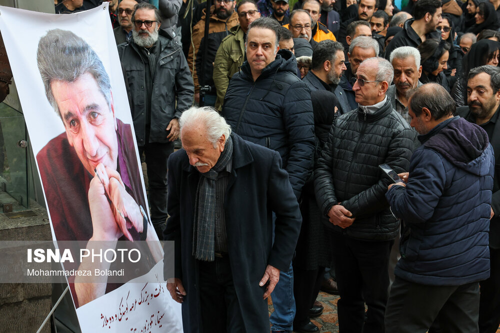 مراسم تشییع پیکر منوچهر والی‌زاده