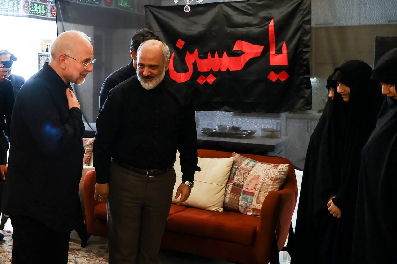 حضور قالیباف در منزل شهید محمدمهدی طهرانچی