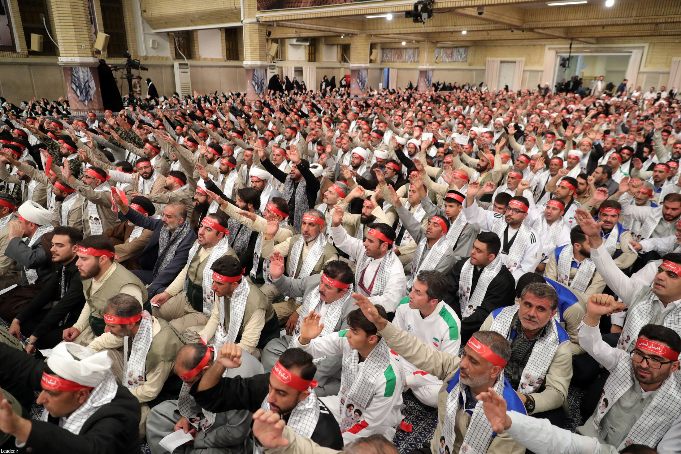 تصاویری از دیدار بسیجیان با رهبر انقلاب