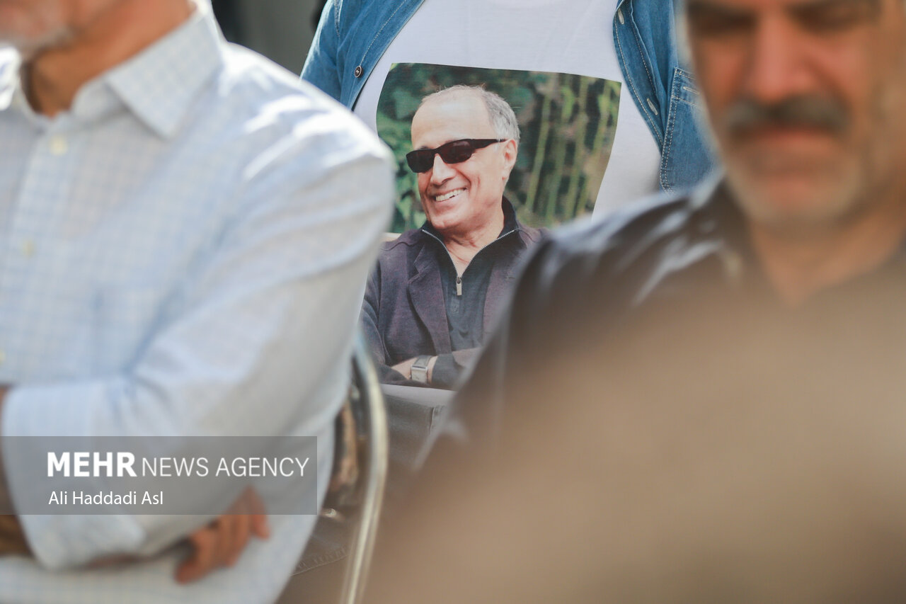 تصاویر مراسم تشییع پیکر ناصر تقوایی