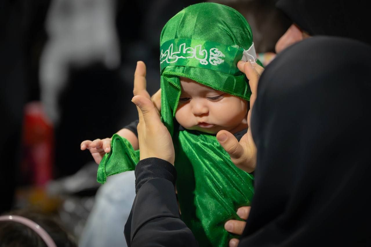 حضور قالیباف در مراسم عزاداری شب هفتم محرم هیئت مکتب‌الزهرا (س) 