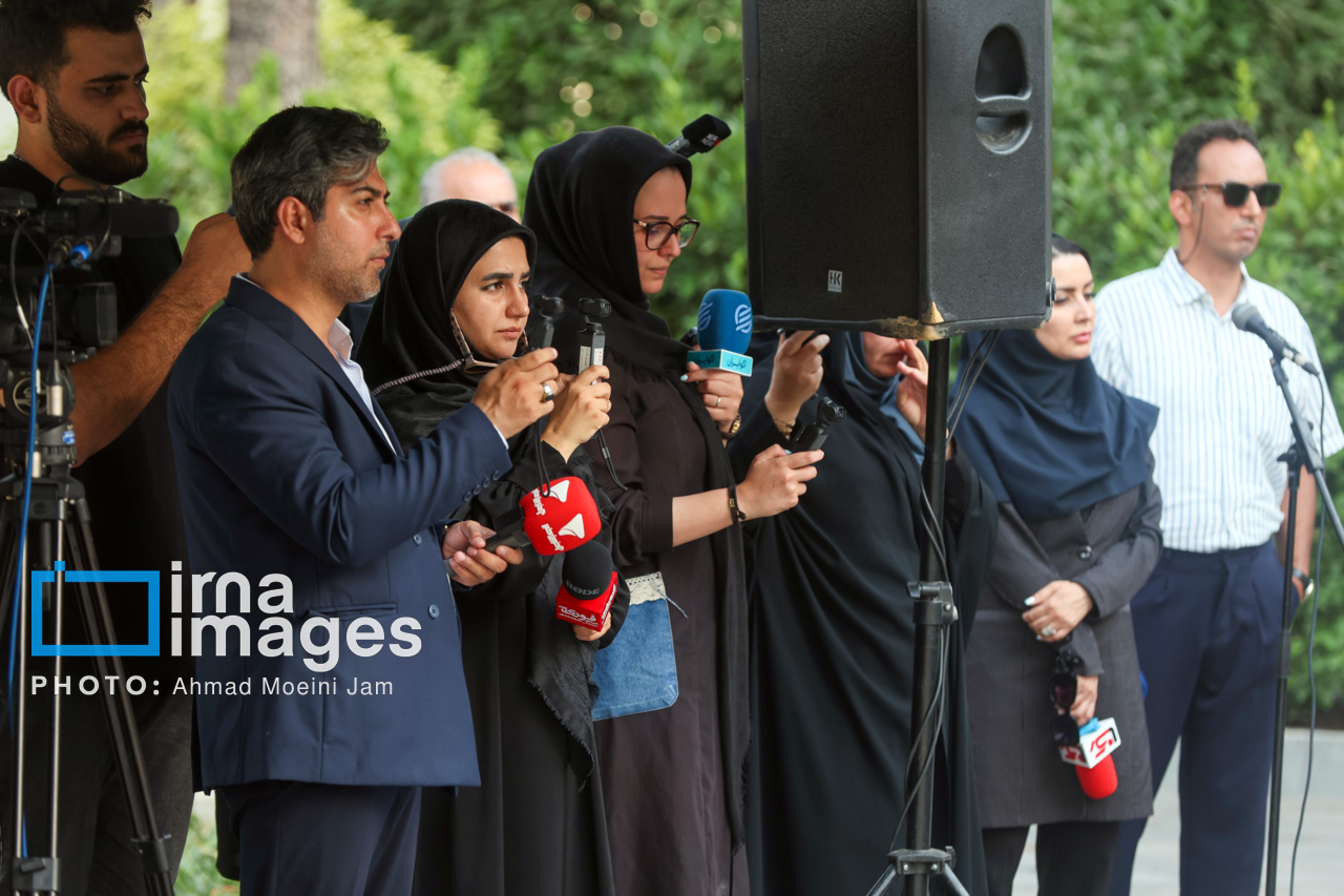 اعضای هیأت دولت در جمع خبرنگاران - ۵ مرداد ۱۴۰۴