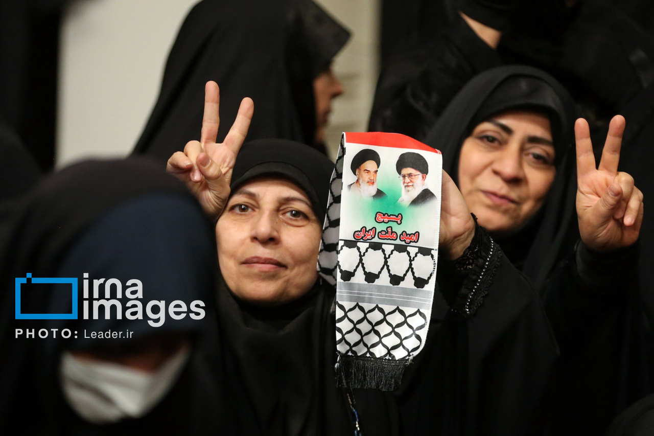 نخستین شب عزاداری ایام فاطمیه با حضور رهبر انقلاب