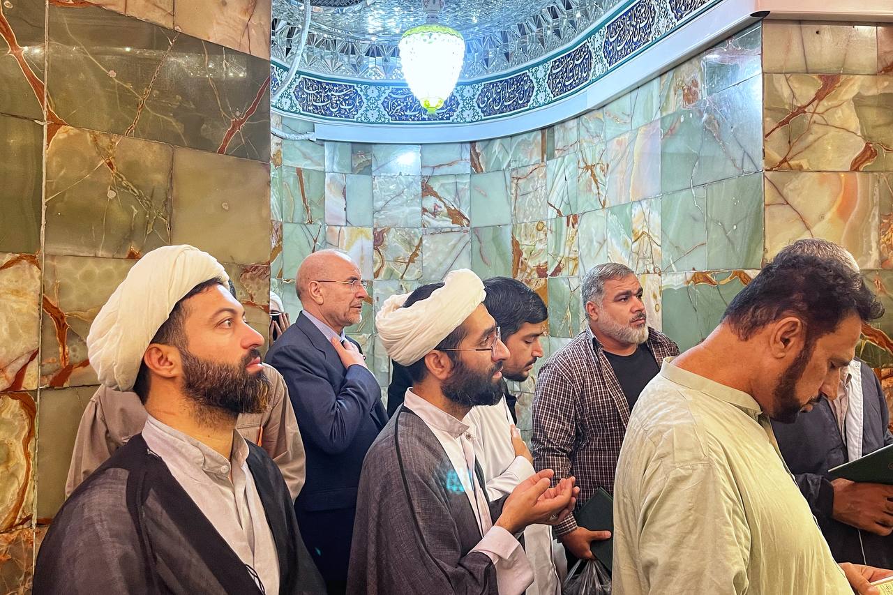 حضور قالیباف در حرم حضرت معصومه(س)  و دیدار صمیمی با مردم