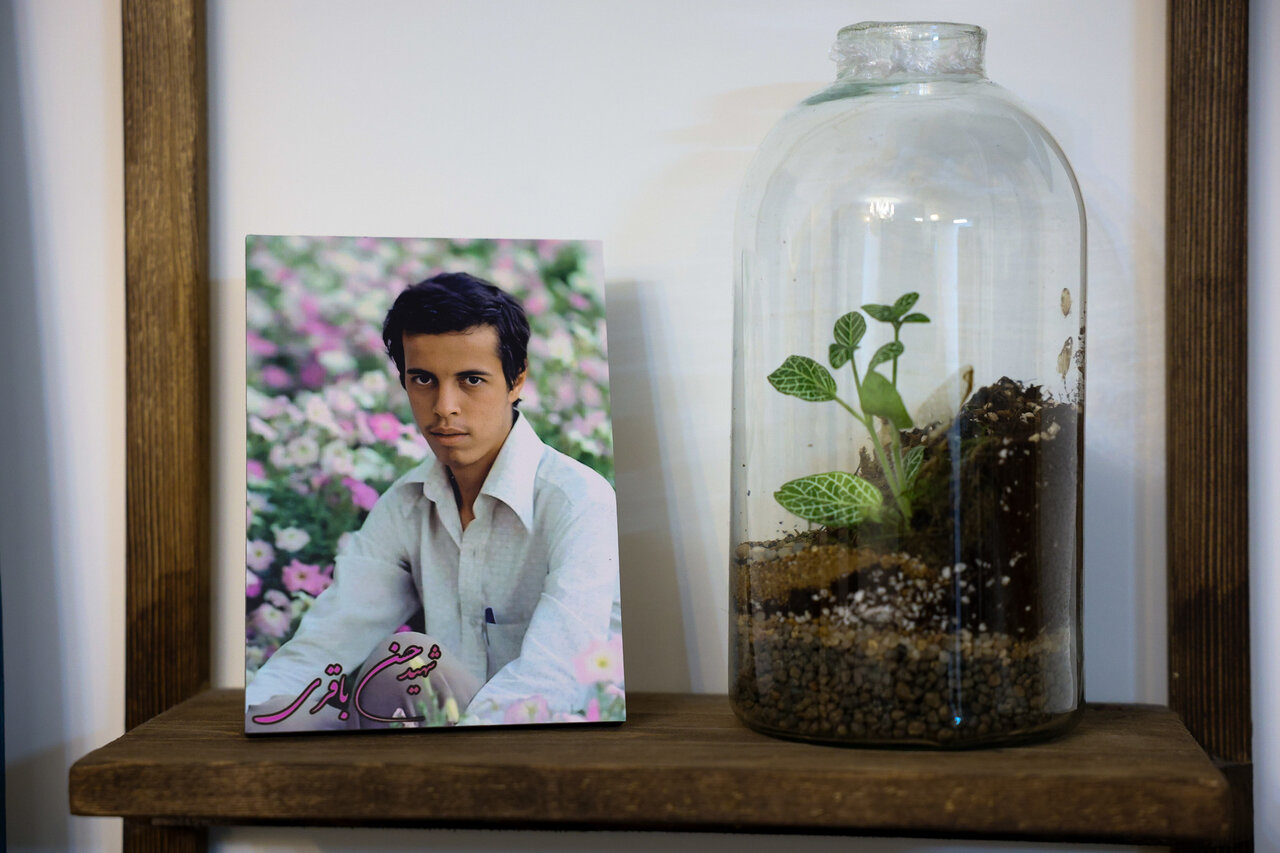 دیدار قالیباف با خانواده شهید باقری