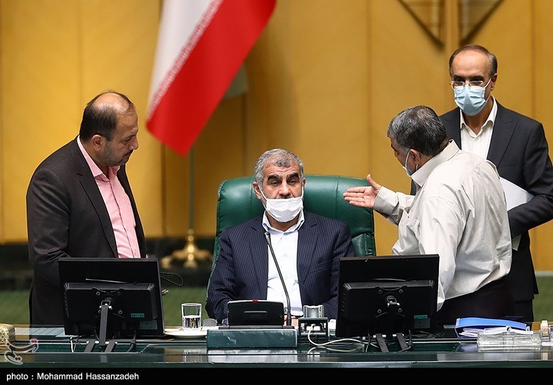 دورهمی نمایندگان در صحن مجلس 