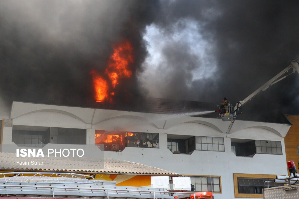 آتش سوزی مهیب در مرکز خرید ونوس - بندرانزلی