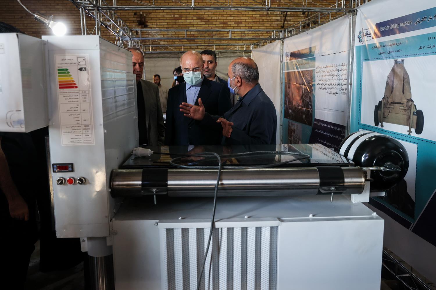 بازدید قالیباف از مرکز نوآوری، فناوری و علم آفرین پیشران