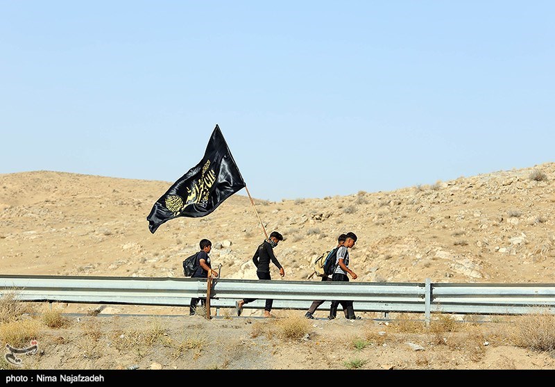 زائران پیاده امام رضا (ع)