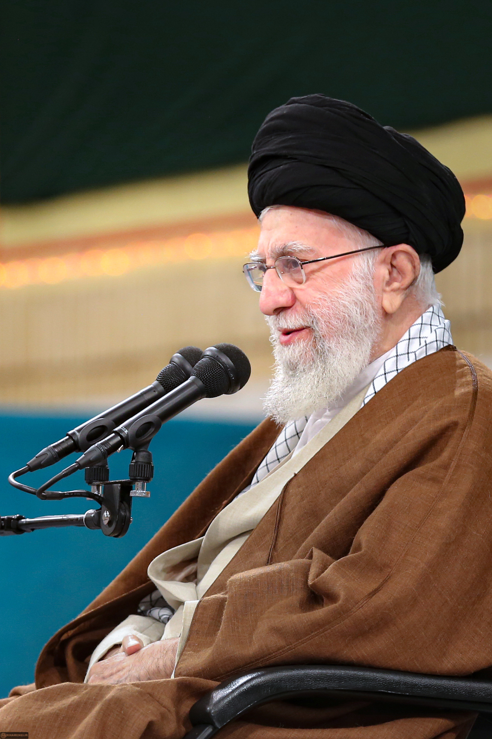 دیدار اعضای کنگره‌ ملی شهدای سبزوار و نیشابور با رهبر انقلاب