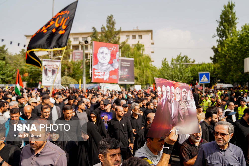 اقامه نماز بر پیکر شهید هنیه به امامت رهبر معظم انقلاب