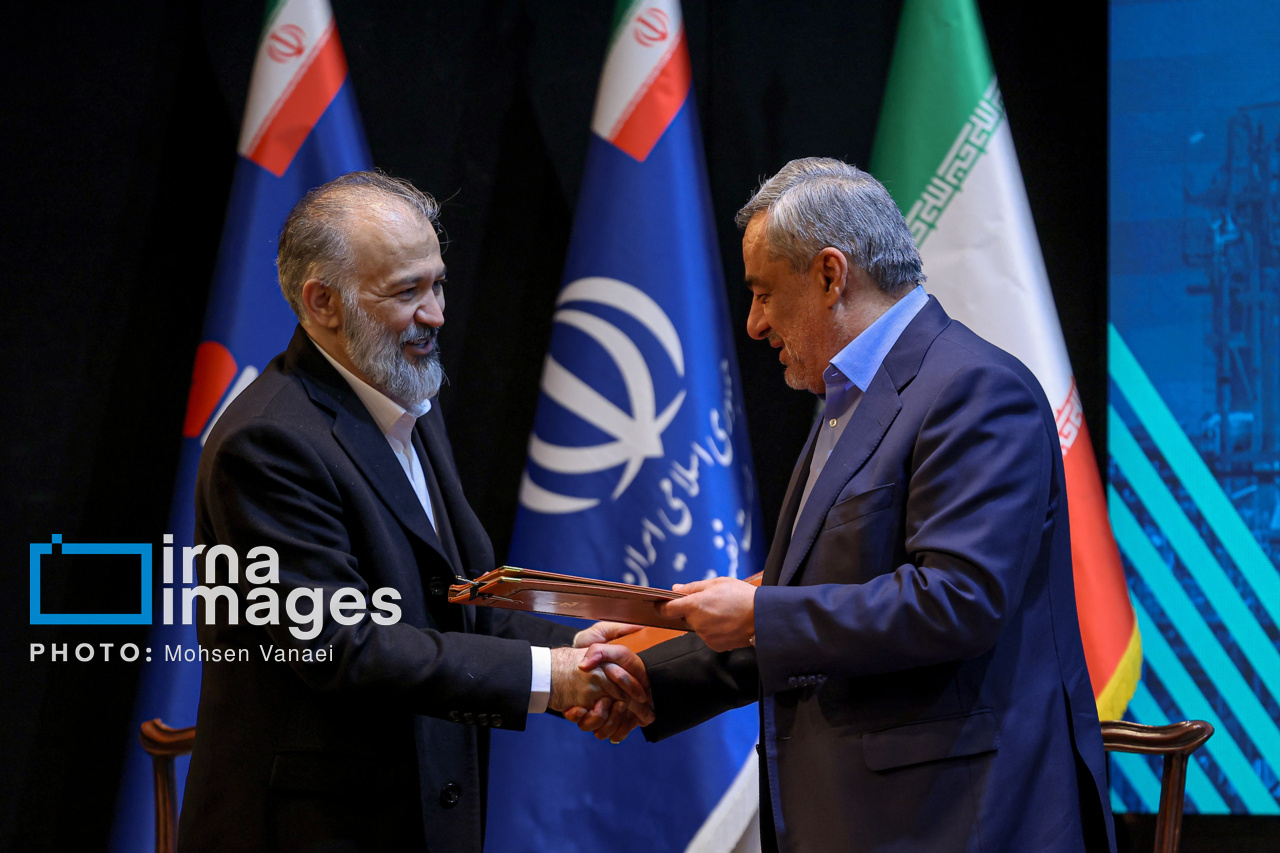 امضای قراردادهای میدان گازی مشترک پارس جنوبی