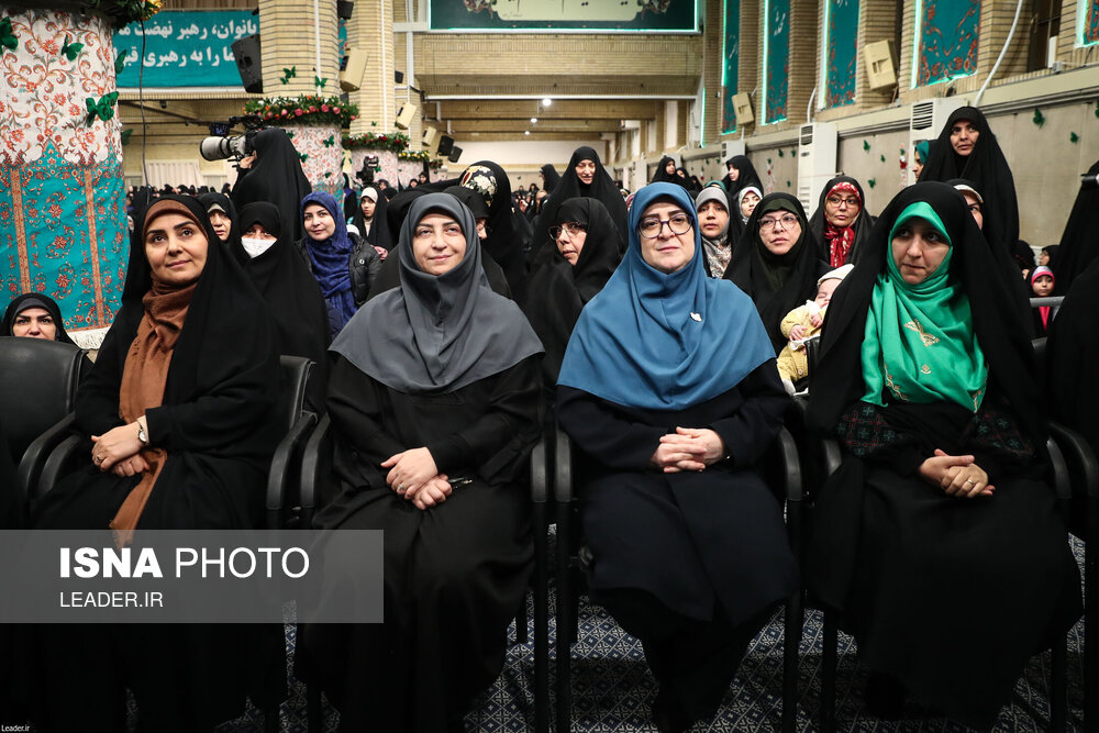  دیدار هزاران نفر از زنان و دختران با رهبر انقلاب
